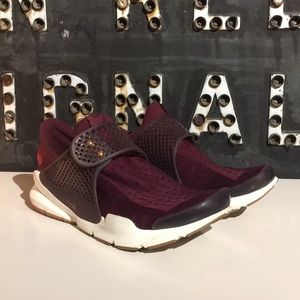 Nike Sock Dart Slip-on Sneaker - Size 8